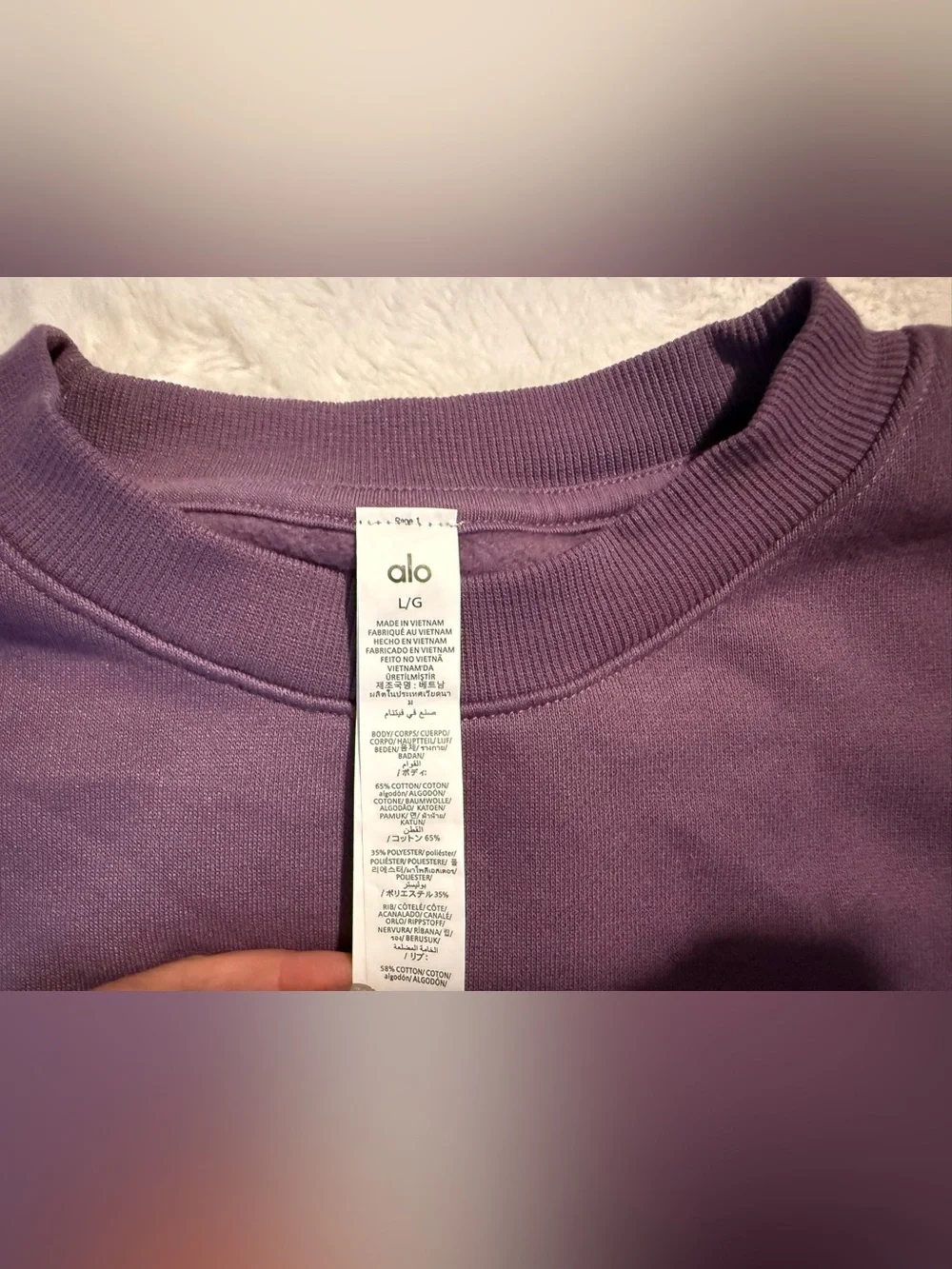 ALO Yoga comfortable crewneck